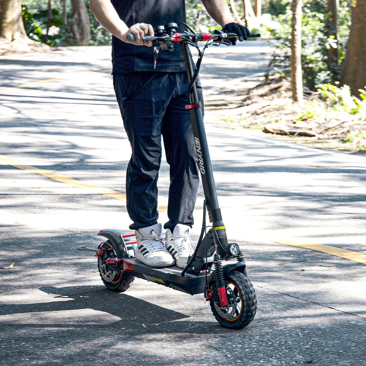T8 — Compact seated model · 30 km/h